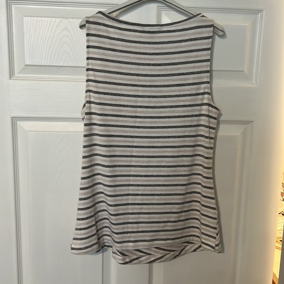 Summer top - Picture 3 of 3